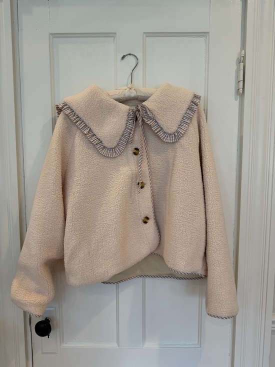 Things Between Jackets & Blazers - Teddy Jacket with Gingham Ruffle Collar & Buttons - Cream